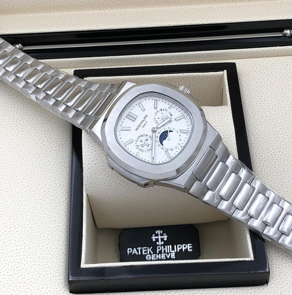 Patek Philippe Nautilus – Silver Opaline
